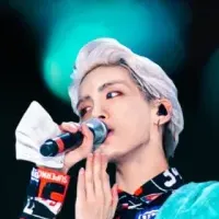 SHINeeの特別映画登場！